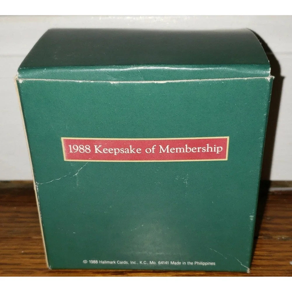 HALLMARK Keepsake Ornament COLLECTOR'S CLUB - 1988 OUR CLUBHOUSE